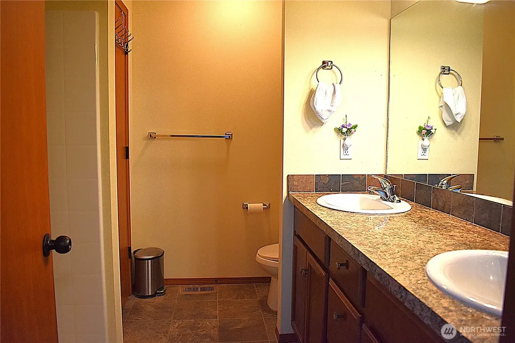 20236 White Rock Loop SW Centralia WA 98531