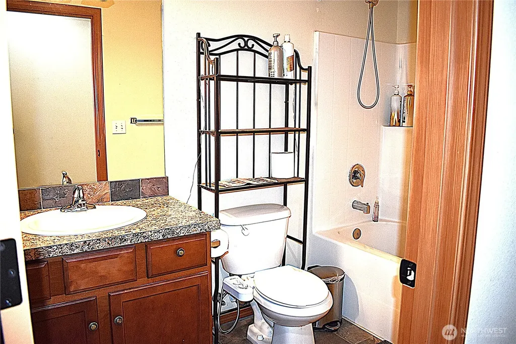 20236 White Rock Loop SW Centralia WA 98531