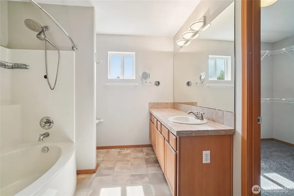 5449 Emerald Court Mount Vernon WA 98273