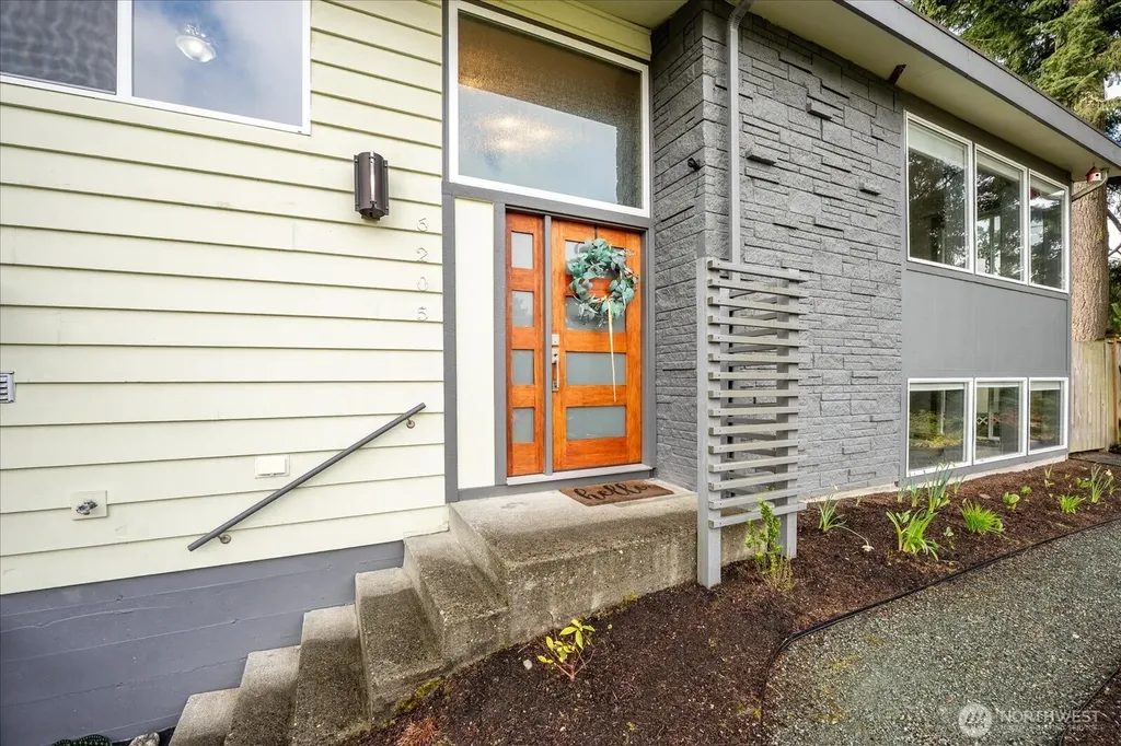 6205 NE 196th Street Kenmore WA 98028