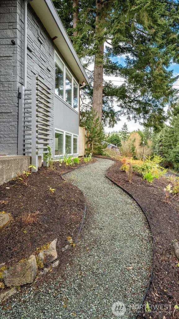 6205 NE 196th Street Kenmore WA 98028