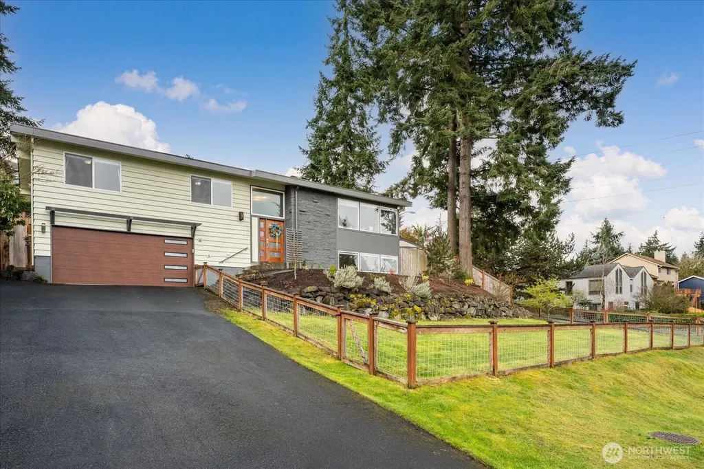 6205 NE 196th Street Kenmore WA 98028