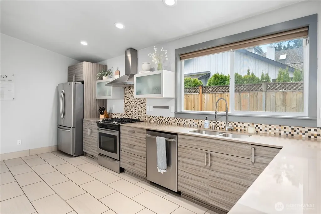 6205 NE 196th Street Kenmore WA 98028