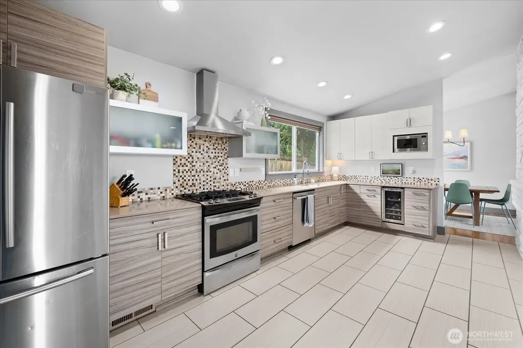 6205 NE 196th Street Kenmore WA 98028