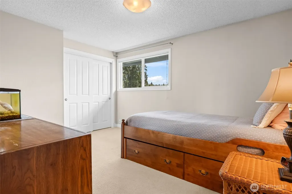 7901 Sapphire Drive SW Lakewood WA 98498