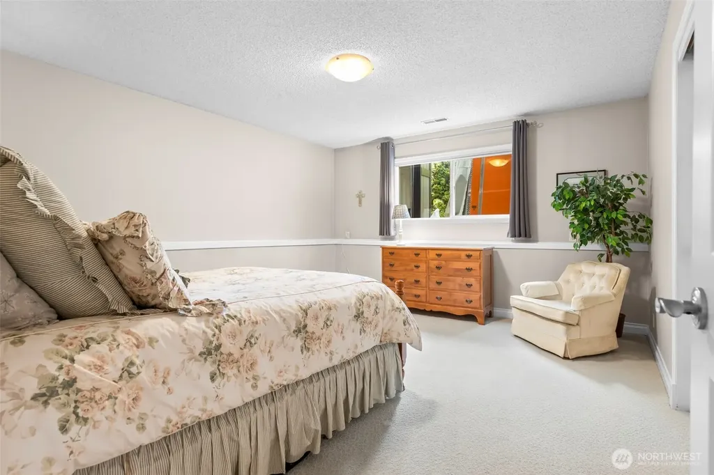 7901 Sapphire Drive SW Lakewood WA 98498