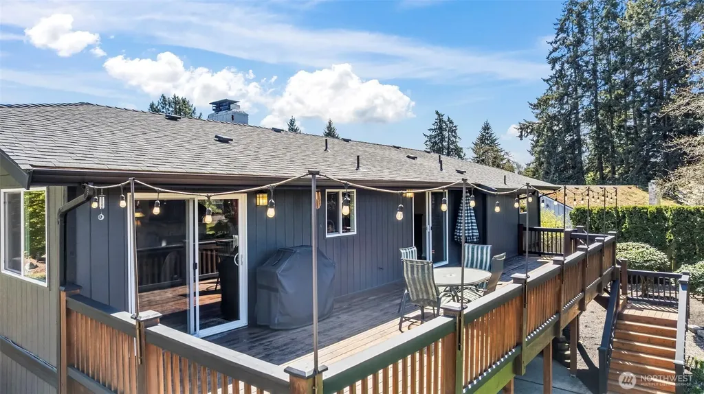 7901 Sapphire Drive SW Lakewood WA 98498