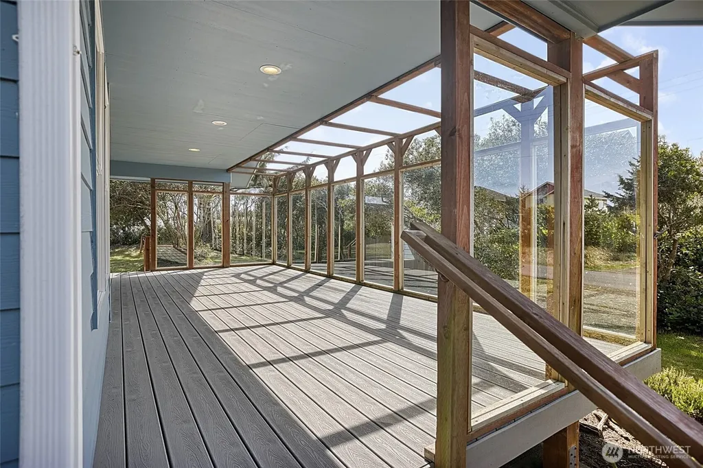 376 Sand Dune Avenue SW Ocean Shores WA 98569