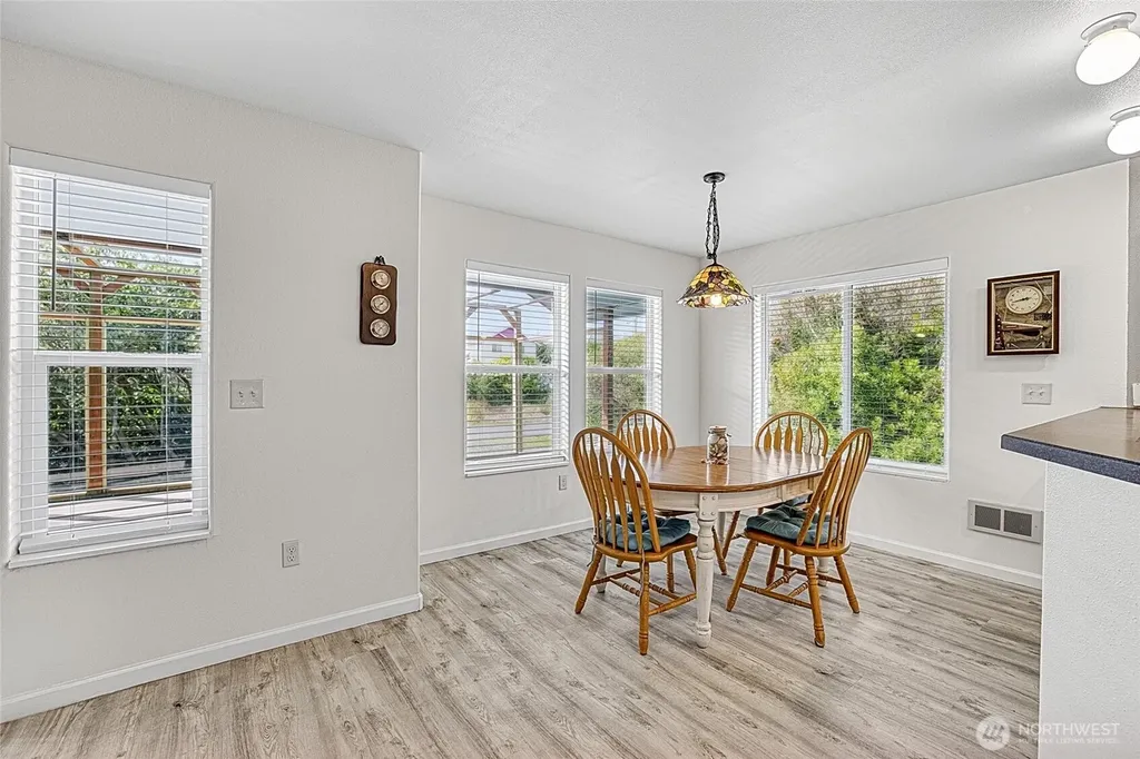 376 Sand Dune Avenue SW Ocean Shores WA 98569