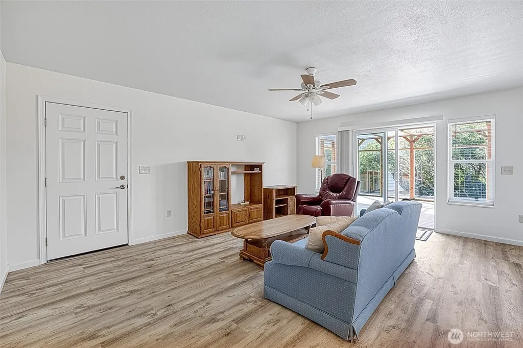 376 Sand Dune Avenue SW Ocean Shores WA 98569