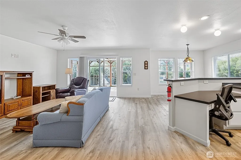 376 Sand Dune Avenue SW Ocean Shores WA 98569