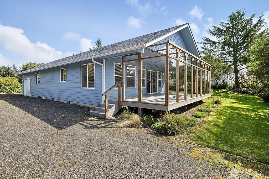 376 Sand Dune Avenue SW Ocean Shores WA 98569