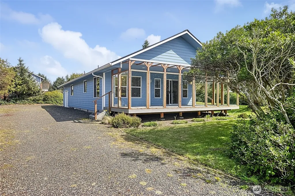376 Sand Dune Avenue SW Ocean Shores WA 98569