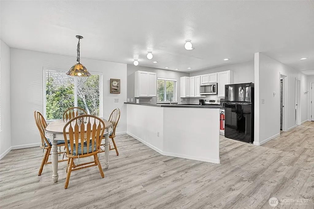 376 Sand Dune Avenue SW Ocean Shores WA 98569
