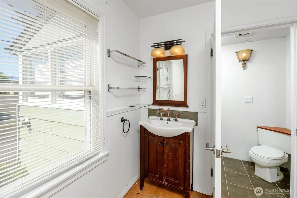 405 W Spruce Street Sequim WA 98362