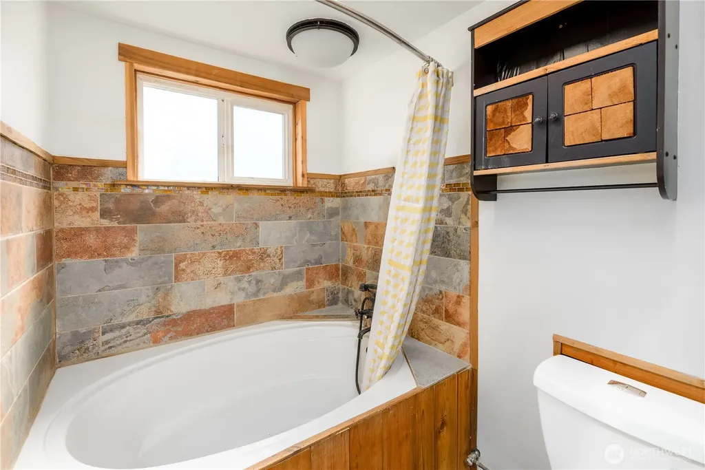 405 W Spruce Street Sequim WA 98362