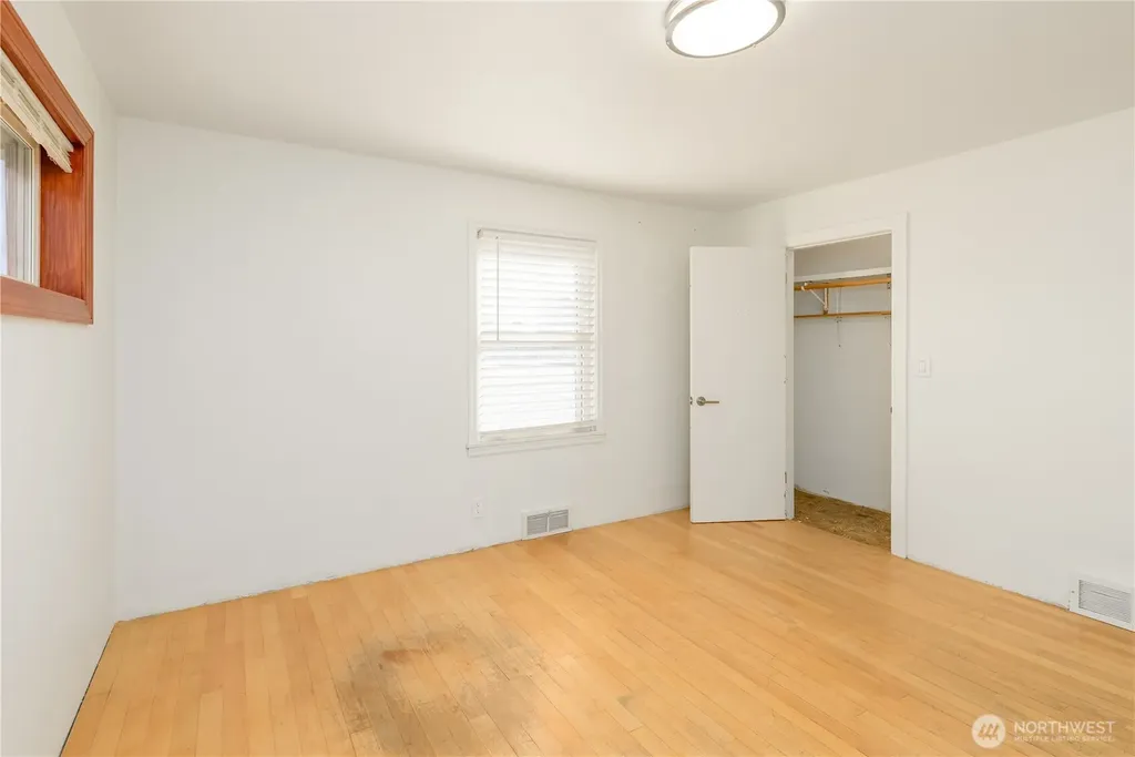 405 W Spruce Street Sequim WA 98362