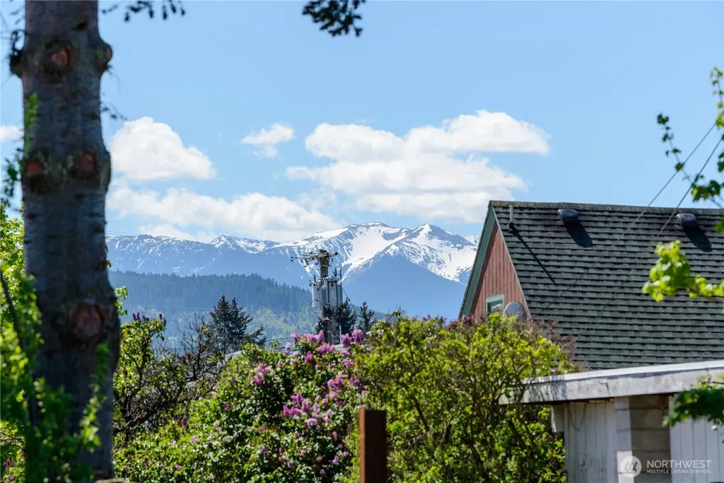 405 W Spruce Street Sequim WA 98362