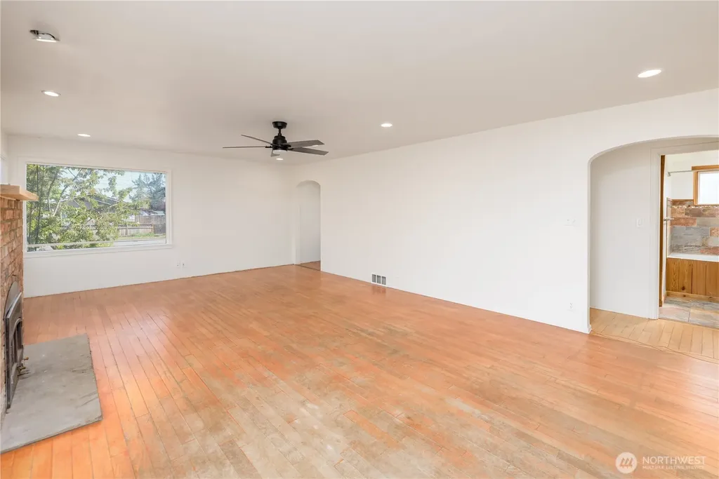 405 W Spruce Street Sequim WA 98362