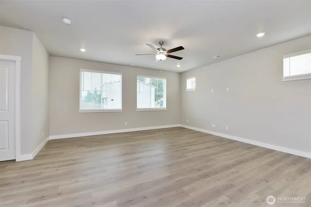 15136 87th Place E Puyallup WA 98375