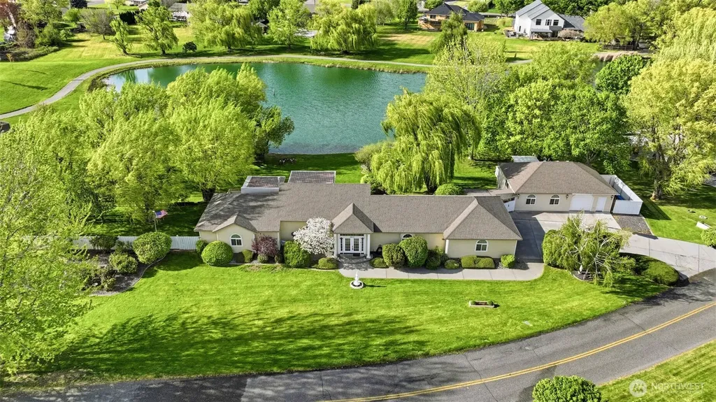 3413 Eastlake Drive West Richland WA 99353