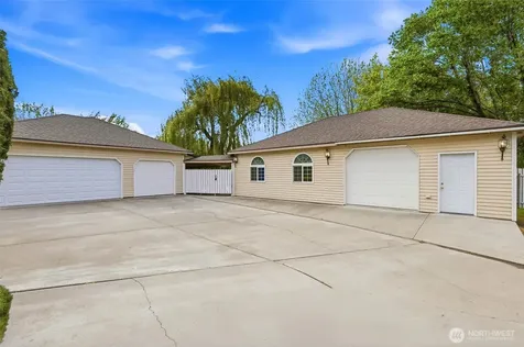 3413 Eastlake Drive West Richland WA 99353