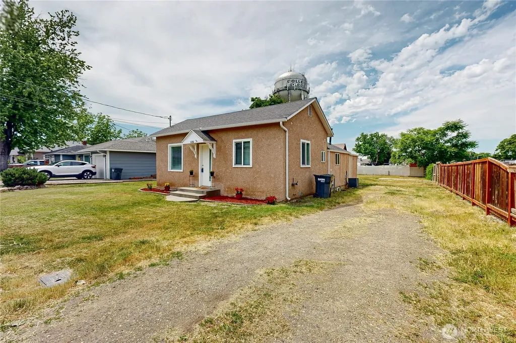 428 SE Date Avenue College Place WA 99324