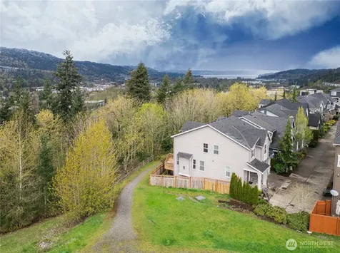 801 3rd Place NE Issaquah WA 98029