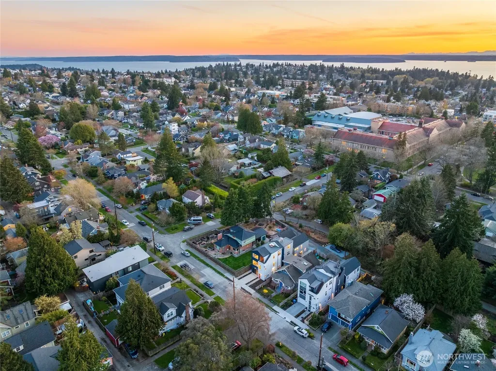 2931 39th Avenue SW Seattle WA 98116