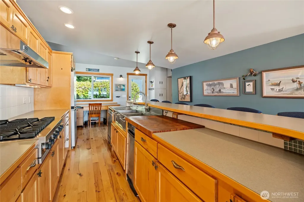 18511 NE North Shore Road Tahuya WA 98588