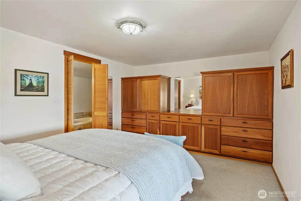 18511 NE North Shore Road Tahuya WA 98588