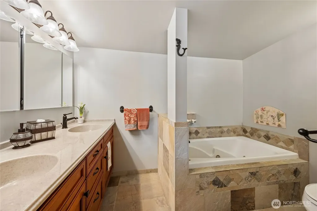 18511 NE North Shore Road Tahuya WA 98588