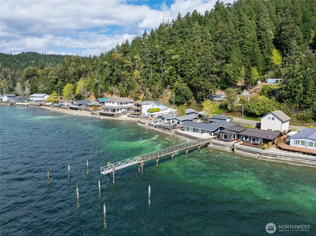 18511 NE North Shore Road Tahuya WA 98588
