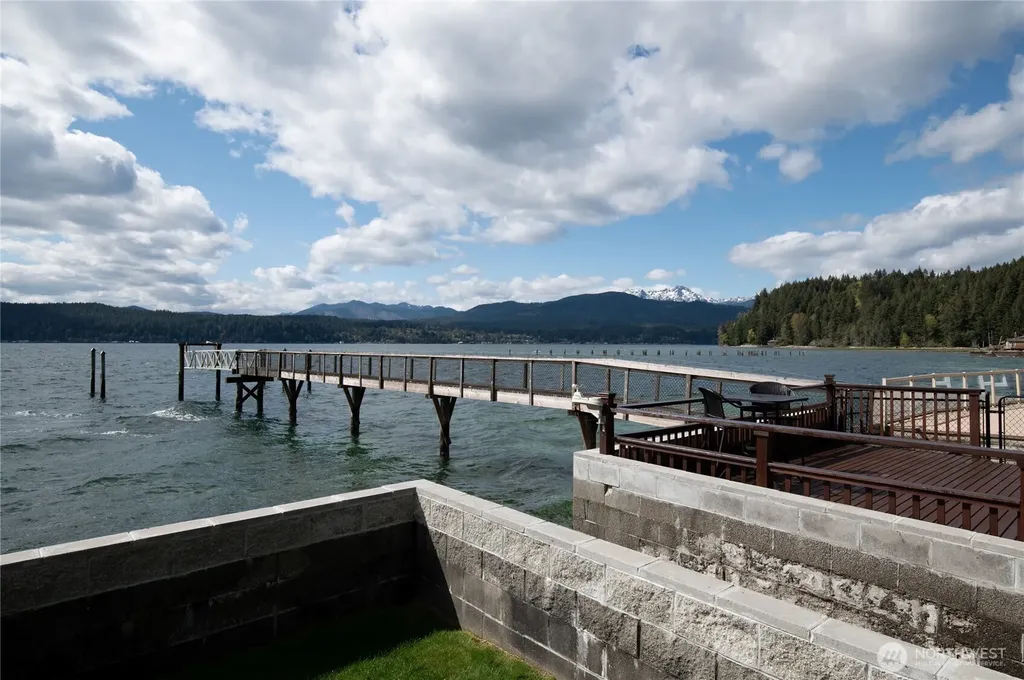 18511 NE North Shore Road Tahuya WA 98588