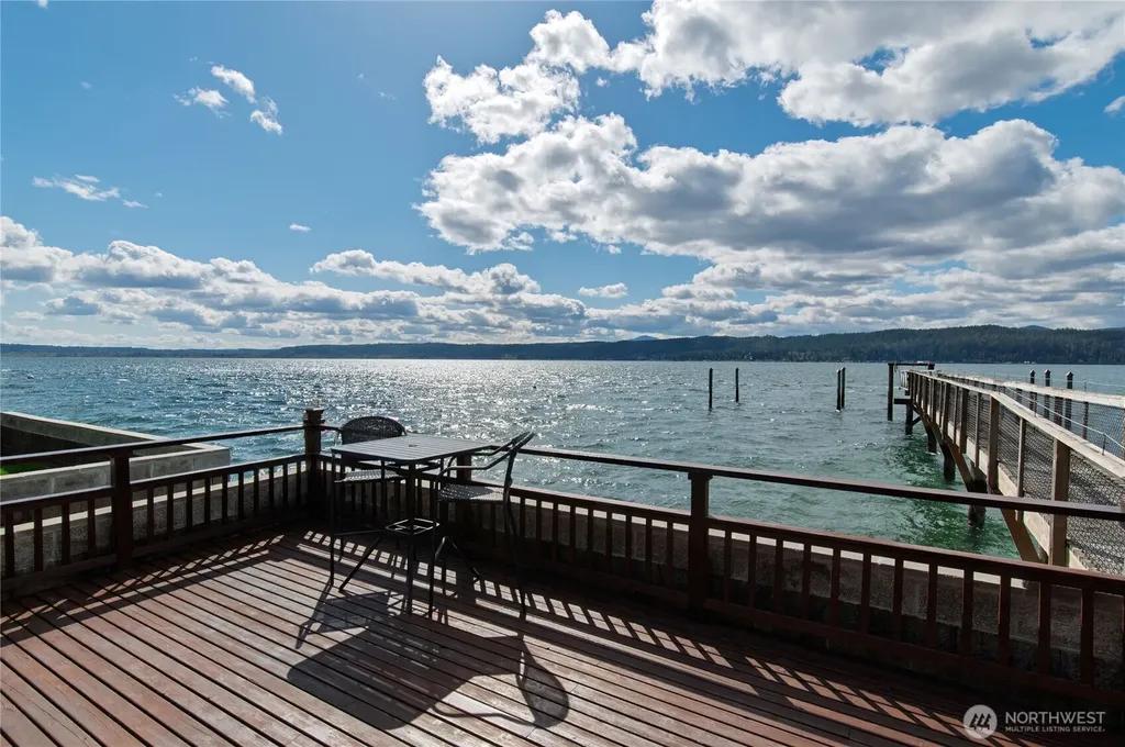 18511 NE North Shore Road Tahuya WA 98588