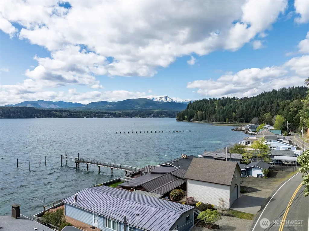 18511 NE North Shore Road Tahuya WA 98588