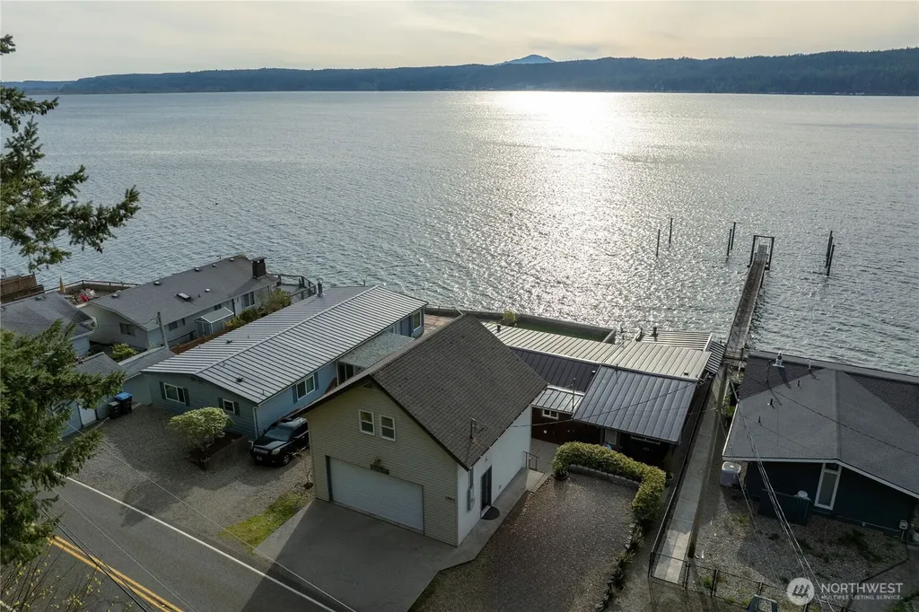 18511 NE North Shore Road Tahuya WA 98588