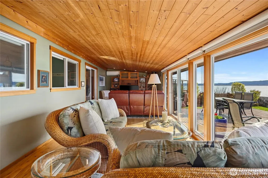 18511 NE North Shore Road Tahuya WA 98588