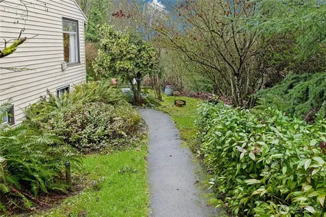 6526 NE 198th Street Kenmore WA 98028