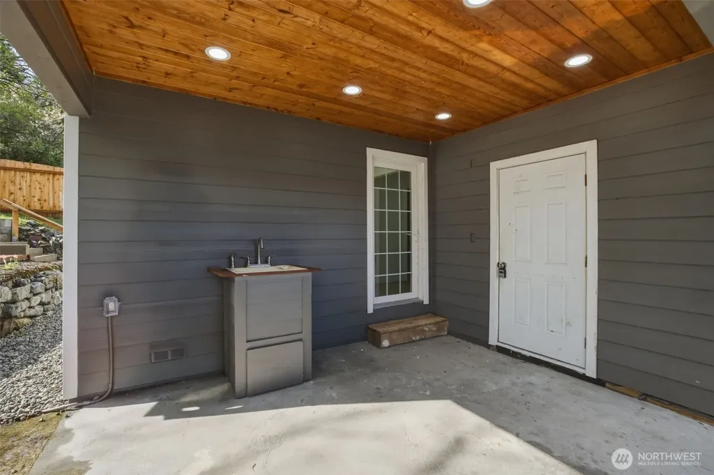 9812 59th Avenue S Seattle WA 98118