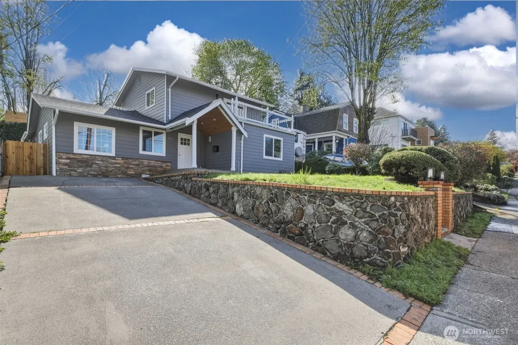 9812 59th Avenue S Seattle WA 98118