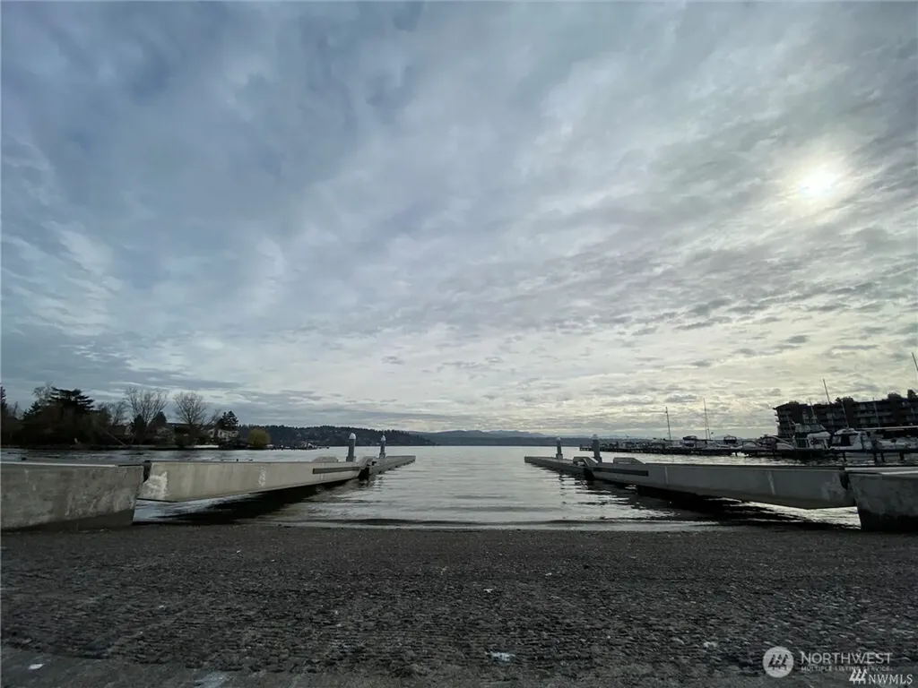 9812 59th Avenue S Seattle WA 98118