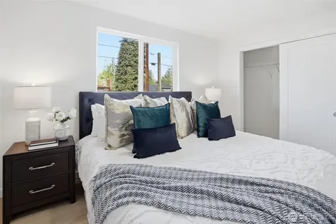 9812 59th Avenue S Seattle WA 98118