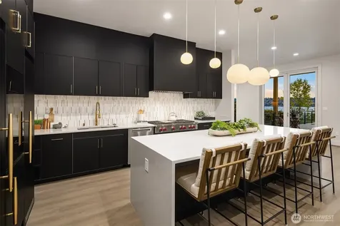 8243 W Mercer Way Mercer Island WA 98040