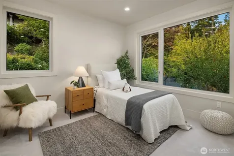 8243 W Mercer Way Mercer Island WA 98040