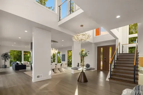 8243 W Mercer Way Mercer Island WA 98040