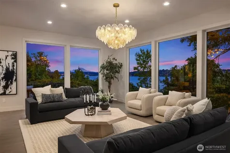 8243 W Mercer Way Mercer Island WA 98040
