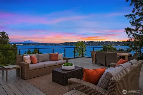 8243 W Mercer Way Mercer Island WA 98040