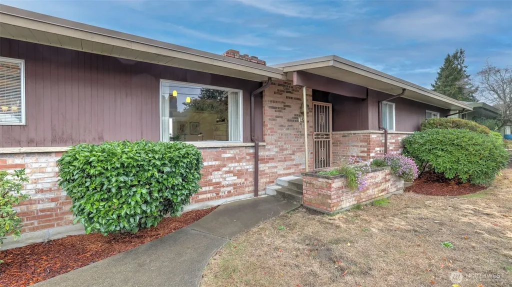 1401 Lincoln Avenue NE Renton WA 98056