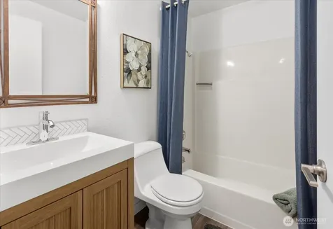 16220 197th Avenue NE Woodinville WA 98077